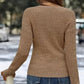 Elegant strikket topp med wrap‑over V‑hals for kvinner