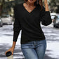 Elegant strikket topp med wrap‑over V‑hals for kvinner