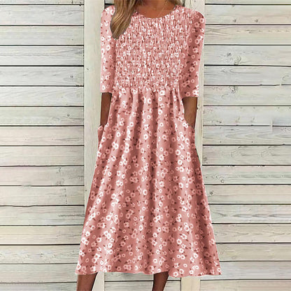 Kvinnebluse med blomstertrykk og smekk