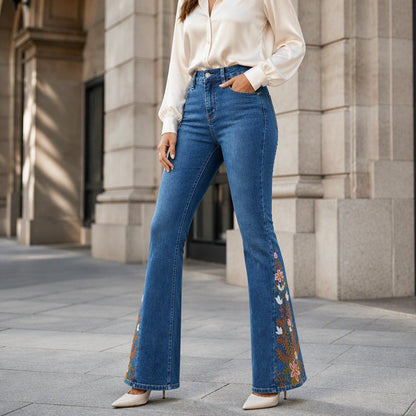 Høytaljede utsvingte jeans for kvinner