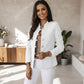 Elegant, ettersittende blazer for kvinner med gullknapper