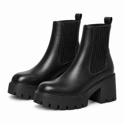 Avslappede lavhælte kvinneboots - firkantet tå, chunky hæl, sokk-ankelboots